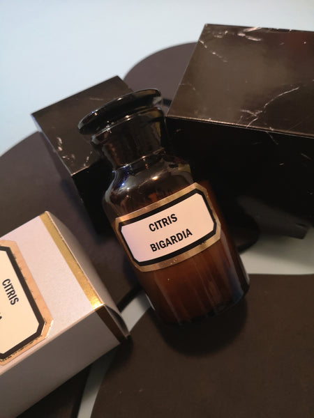 Plain and Simple Small Amber Apothecary Candle - Orange Blossom/CitrusBigardia